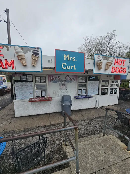 Mrs. Curl Ice Cream Shop Picture 6