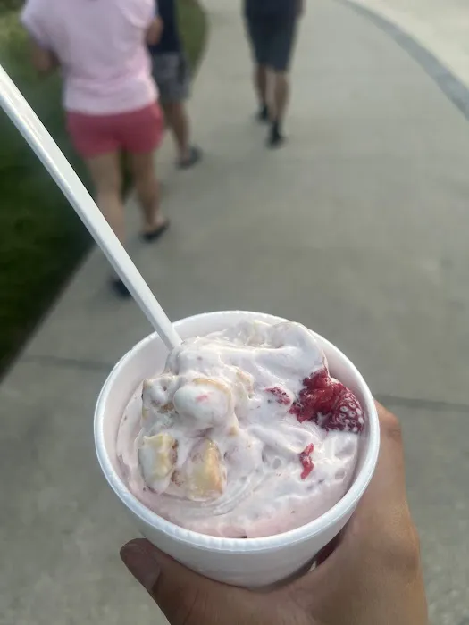 Mrs. Curl Ice Cream Shop Picture 7