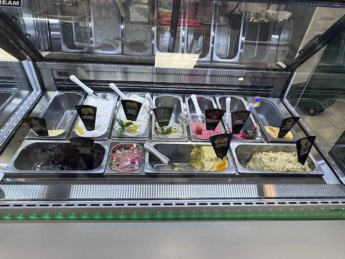 Frozone - House of Gelato Picture 5