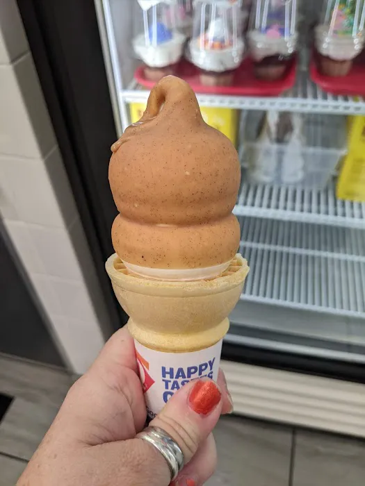 Dairy Queen East (Treat and Cakes) Picture 4