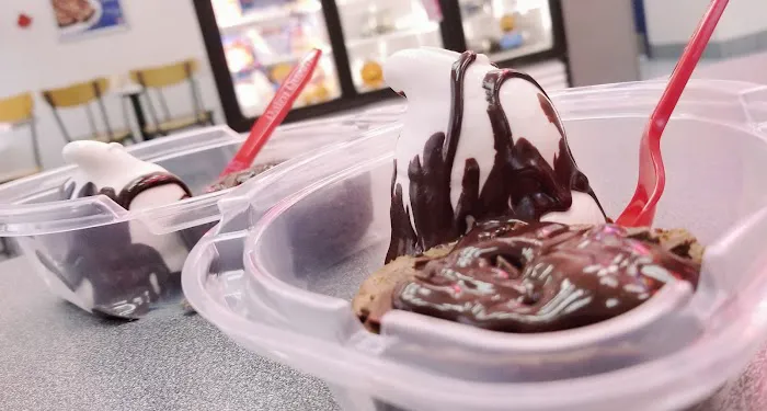 Dairy Queen East (Treat and Cakes) Picture 5