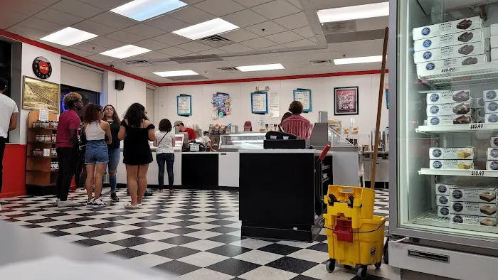 Stroh's Ice Cream Parlours Picture 3