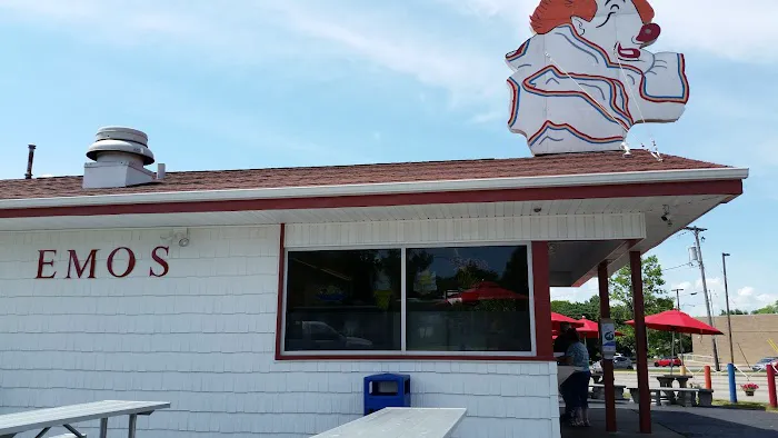 Emo's Dairy Mart Picture 2