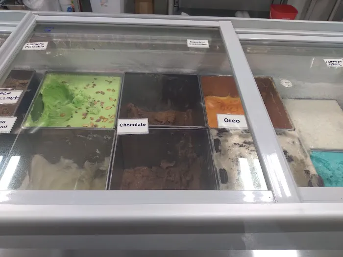 Pablo's Ice Cream House Picture 5