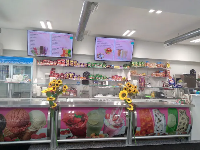 Pablo's Ice Cream House Picture 4