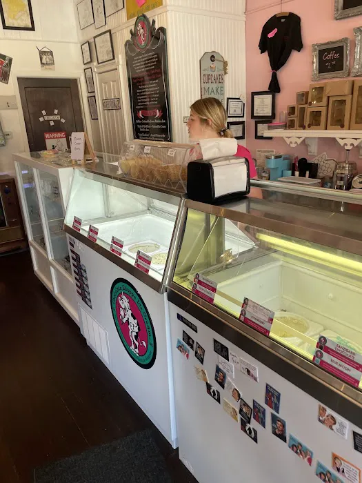 Three Sisters Sweet Shoppe Picture 9