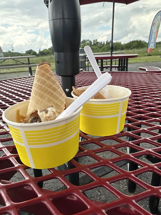 Up To The Corner Ice Cream Shop Picture 7