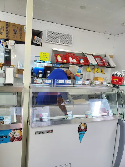Up To The Corner Ice Cream Shop Picture 10