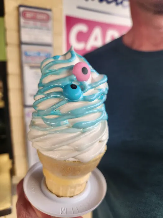 Uncle Ray's Dairyland Picture 5