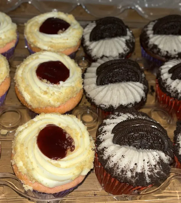 Lisa's Ice Cream and Donuts Picture 3