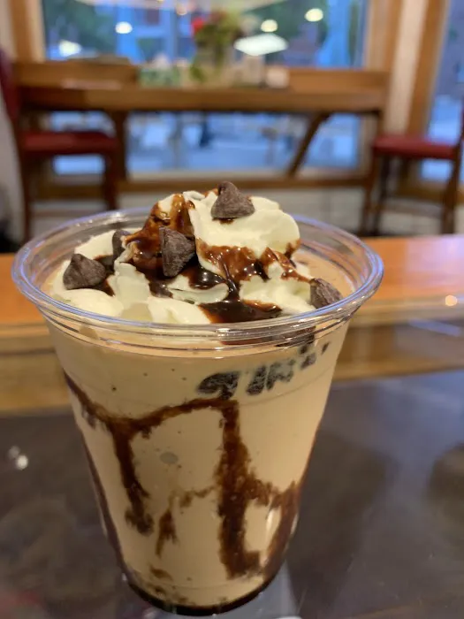 Lisa's Ice Cream and Donuts Picture 9