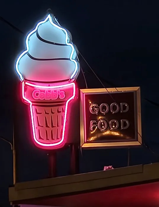 Cobbs Drive-In Picture 6