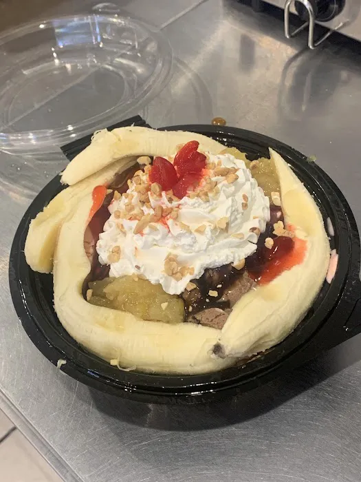 Scoops Frozen Treats Picture 3