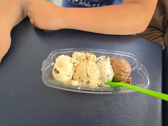 Sticky Fingers Ice Cream Parlor Picture 7