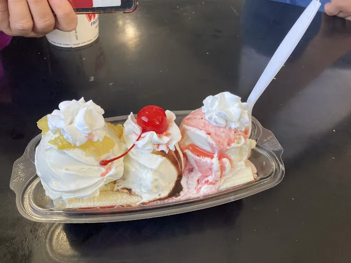 Whit's Frozen Custard of Hilliard Picture 1