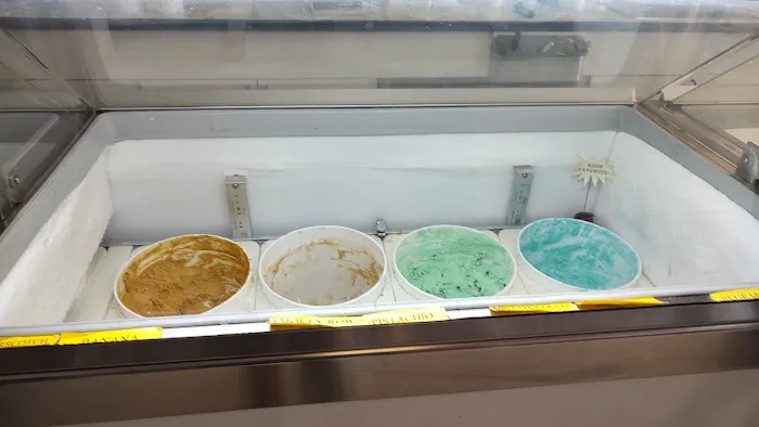 Mardi Gras Homemade Ice Cream. Picture 3