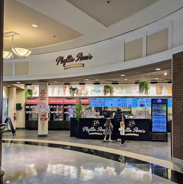 Phyllis Ann’s Signature Ice Creamery Picture 3