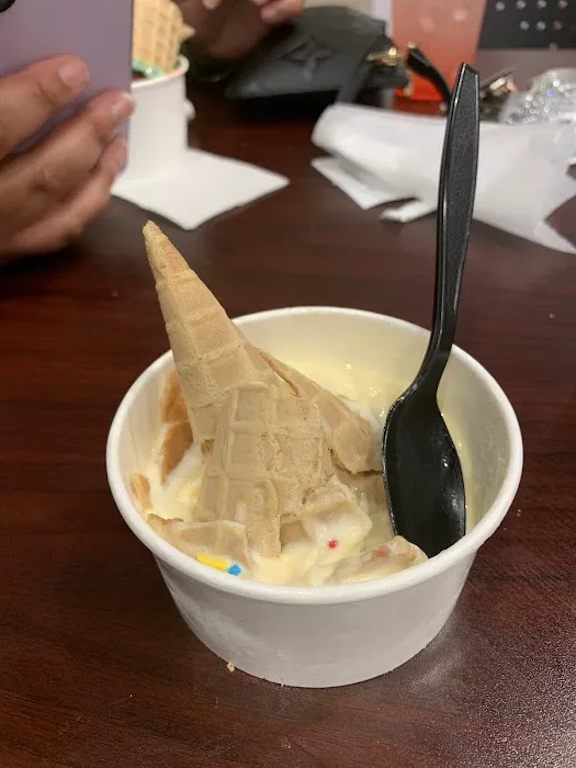Phyllis Ann’s Signature Ice Creamery Picture 5