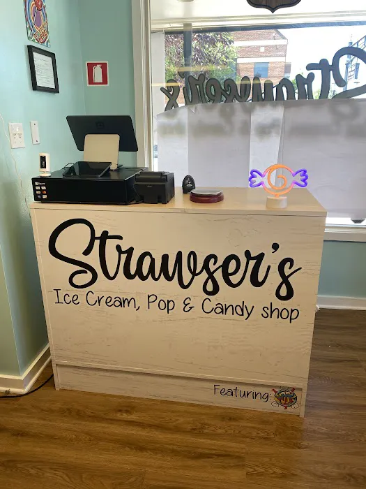 Strawsers Ice Cream Pop and candy shop Picture 10