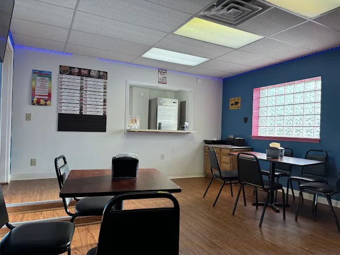 Strawser’s Ice Cream, Pop & Candy Shop Picture 4