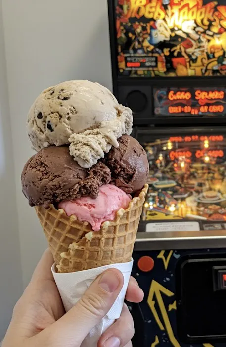 Barb & Roy's Ice Cream & Treats Picture 1