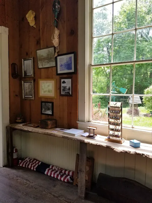 Cataract Schoolhouse Picture 5