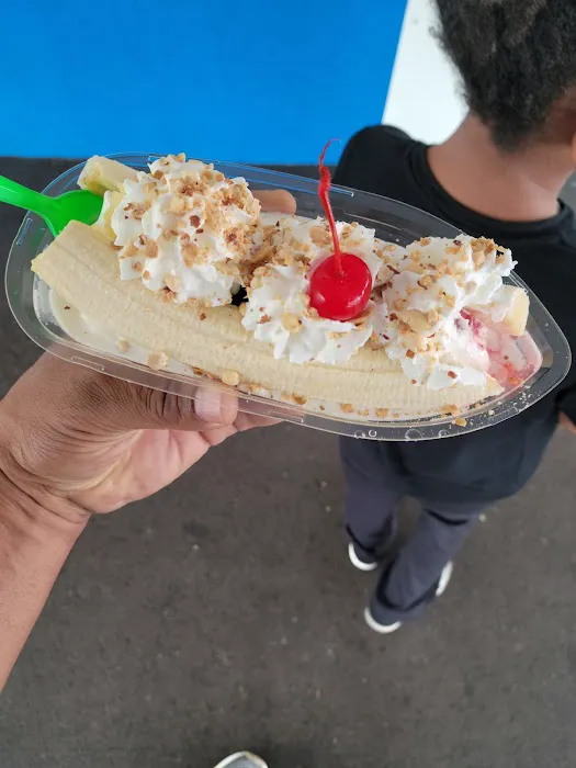 Gold Top Dairy Bar Picture 7