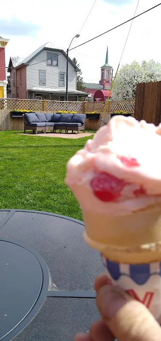 Wellington's Ice Cream Palace Picture 5