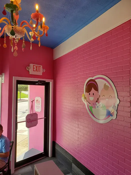 Aubrey + Zach's Ice Cream Picture 8