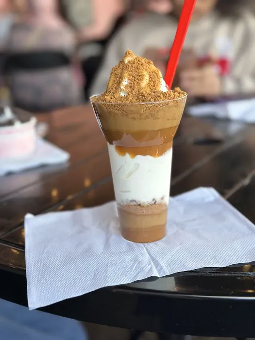 JJ's Custard Co. Picture 3