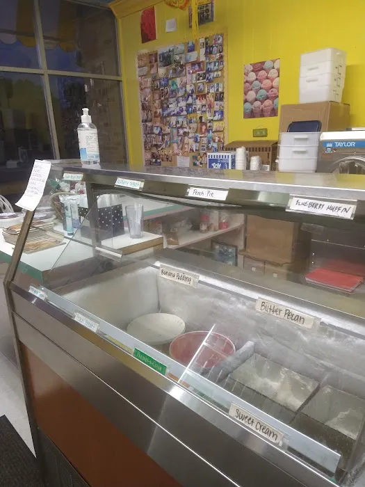 Vicky's Ice Cream Picture 9