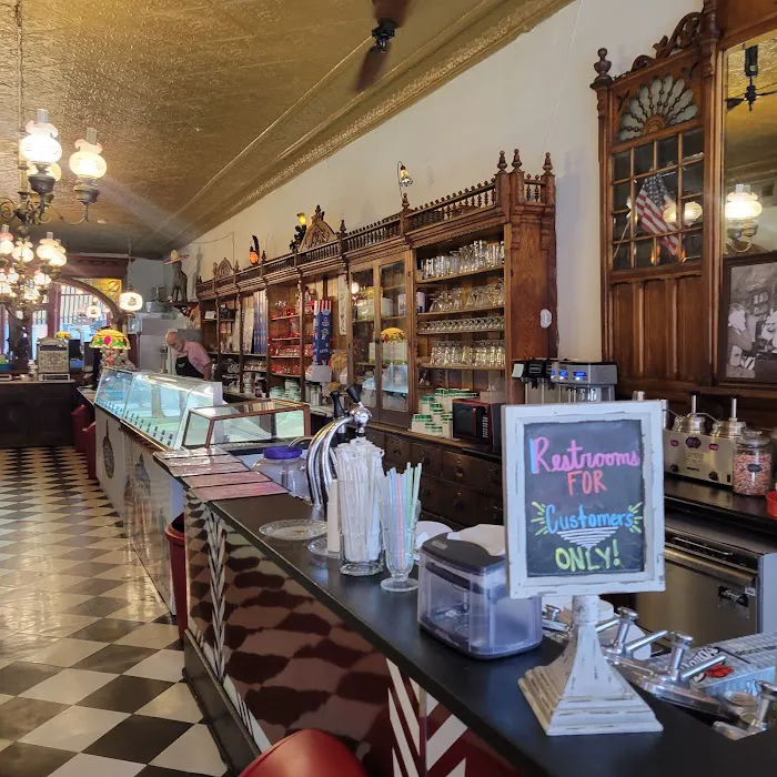 American Old Fashion Ice Cream Parlor Picture 2