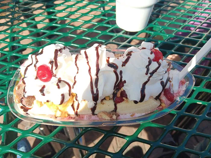 TJ's Ice Cream Cabin Picture 2