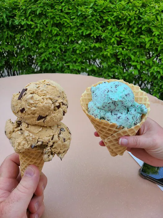 TJ's Ice Cream Cabin Picture 1