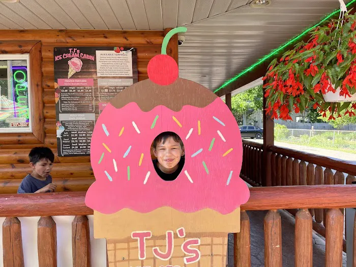 TJ's Ice Cream Cabin Picture 6