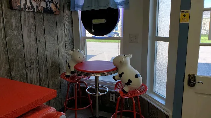 Cream of the Crop Ice Cream Shop Picture 10
