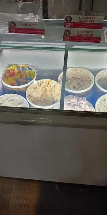 Sundae Cafe Picture 5