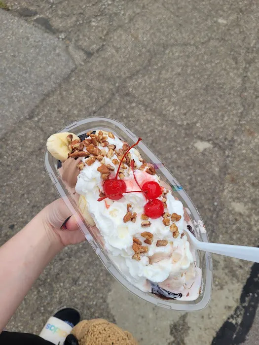 Five Points Drive In- Ice Cream & Dairy Bar Picture 5