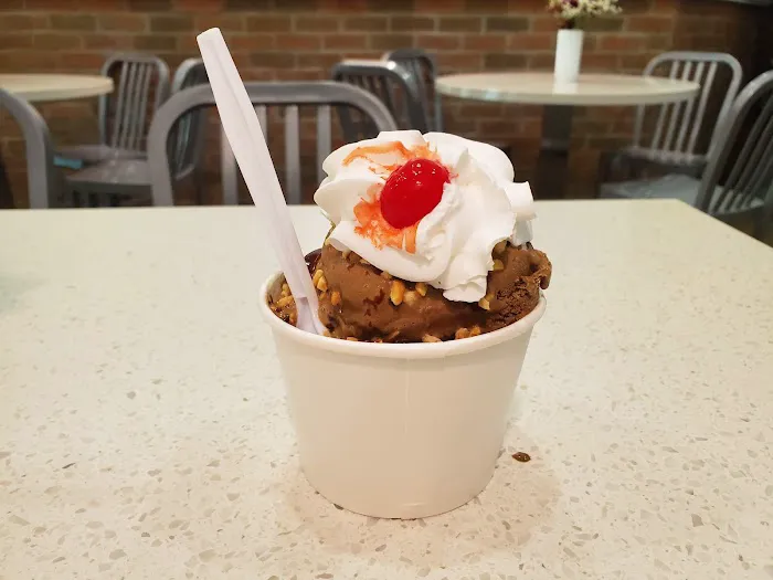 Round Hill Dairy Ice Cream Picture 2