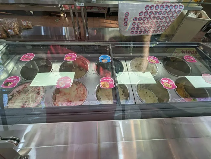 Dulce Vida Ice Cream Factory Picture 10