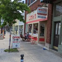 Whit's Frozen Custard ico