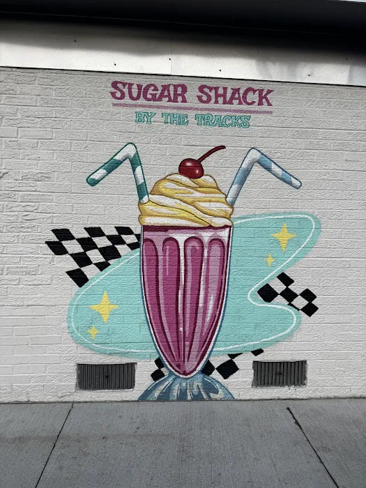 Sugar Shack by the Tracks Picture 5
