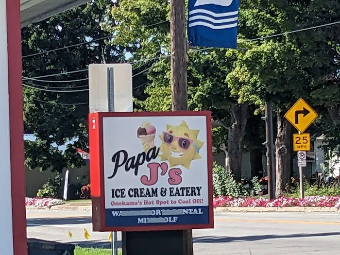 Papa J's ice cream and eatery Picture 1
