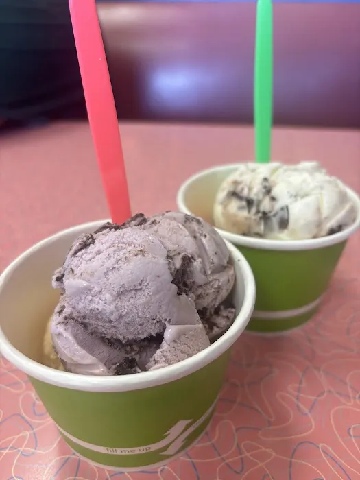 Stroh's Ice Cream Parlour of Bloomfield Hills Picture 1
