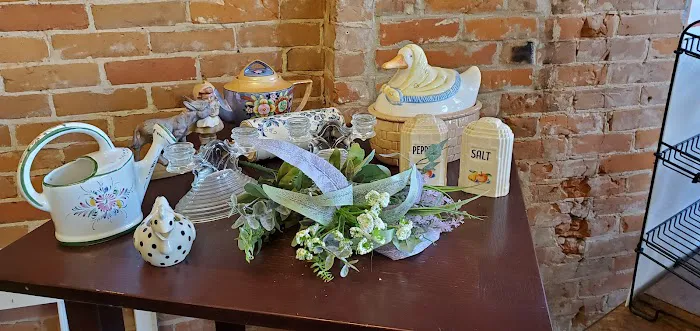 Amelia's Treats & Treasures Picture 5