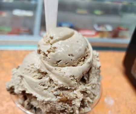 El Dulce Helado Ice Cream Parlor