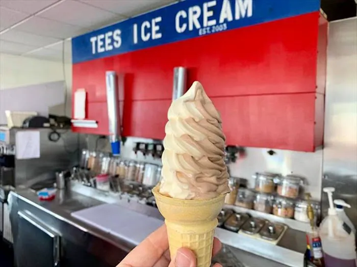 Tee's Ice Cream & Burgers Picture 2