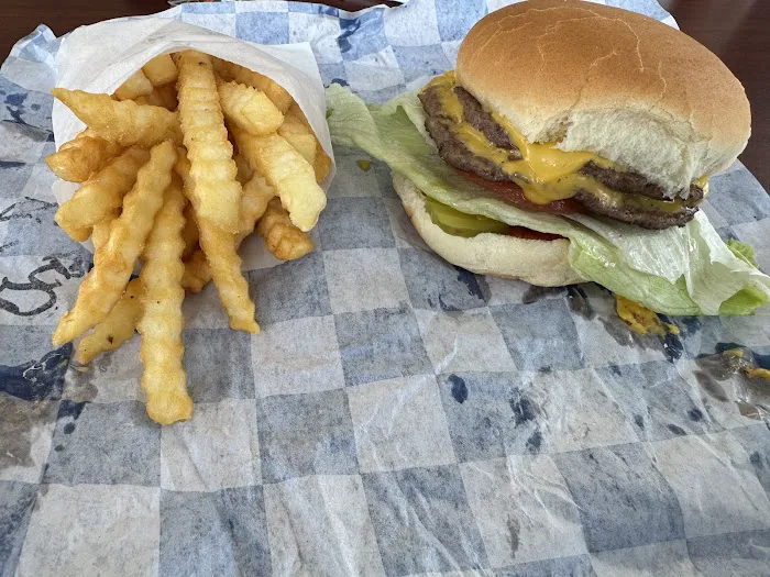 Tee's Ice Cream & Burgers Picture 5