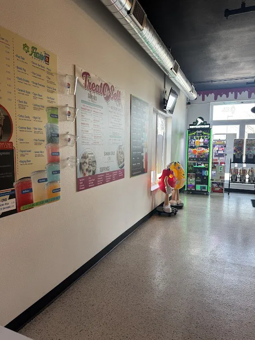 Arty's Ice Cream Parlor Picture 7