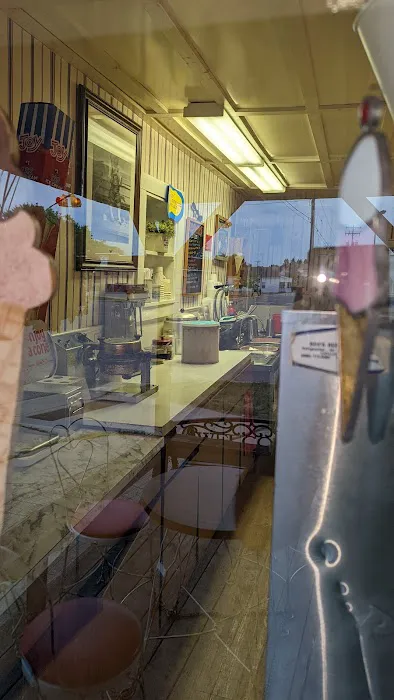 Zanners Ice Cream Shoppe Picture 8